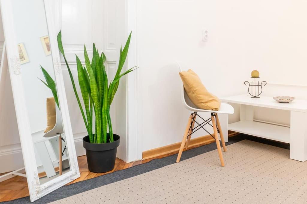 Central And Comfy 2Bdr Apartment Near Parliament Βελιγράδι Εξωτερικό φωτογραφία